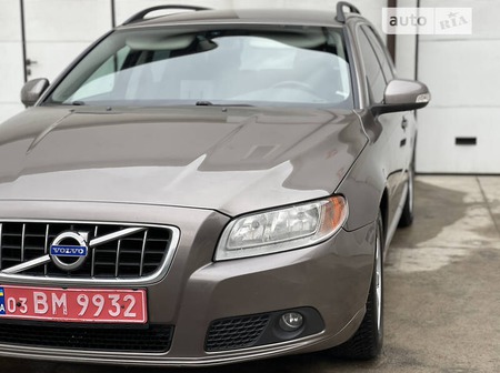 Volvo V70 2010  випуску Рівне з двигуном 1.6 л дизель універсал механіка за 9299 долл. 
