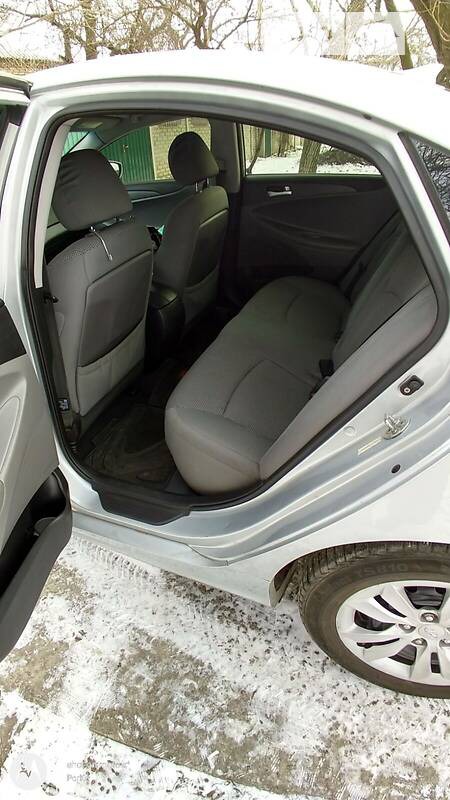 Hyundai Sonata 2010  випуску Запоріжжя з двигуном 2.4 л бензин седан автомат за 8700 долл. 