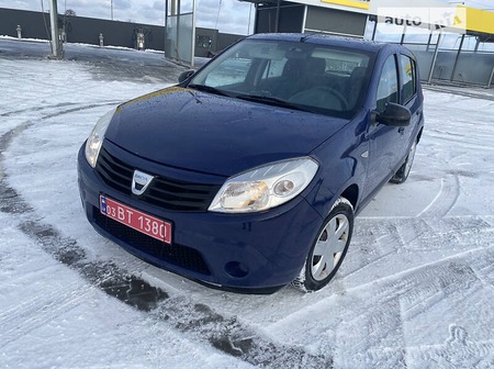 Dacia Sandero 2009  випуску Луцьк з двигуном 1.4 л бензин хэтчбек механіка за 4300 долл. 