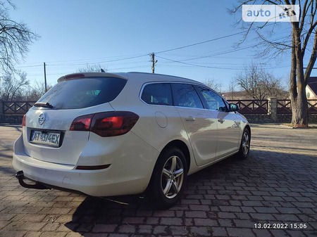 Opel Astra 2011  випуску Івано-Франківськ з двигуном 2 л дизель універсал автомат за 9000 долл. 