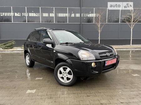 Hyundai Tucson 2008  випуску Київ з двигуном 2 л бензин позашляховик механіка за 8999 долл. 