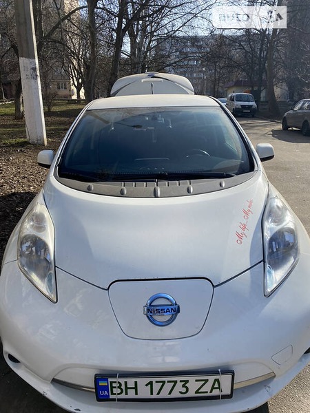 Nissan Leaf 2013  випуску Одеса з двигуном 0 л електро хэтчбек автомат за 8500 долл. 