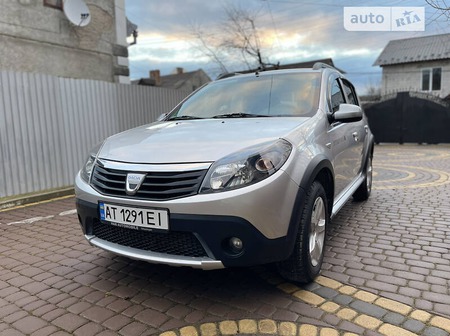 Dacia Sandero Stepway 2010  випуску Івано-Франківськ з двигуном 1.5 л дизель позашляховик механіка за 7250 долл. 