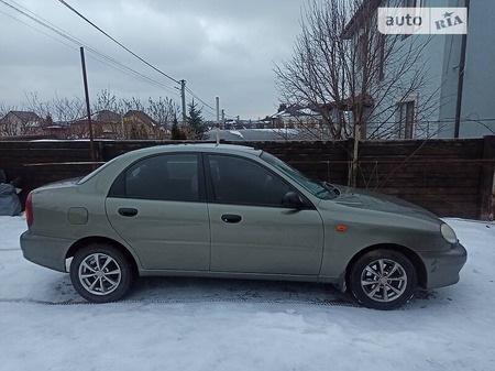 Daewoo Lanos 2004  випуску Київ з двигуном 0 л бензин седан механіка за 3300 долл. 