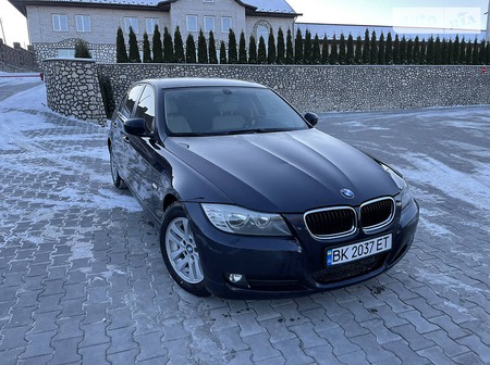 BMW 318 2009  випуску Тернопіль з двигуном 2 л дизель седан механіка за 8900 долл. 