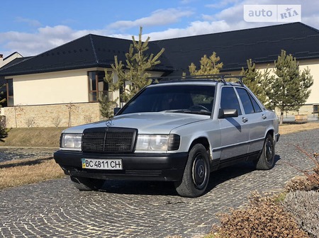 Mercedes-Benz 190 1989  випуску Львів з двигуном 2 л дизель седан механіка за 2100 долл. 