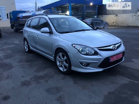 Hyundai i30 2010  випуску Луцьк з двигуном 1.6 л  універсал механіка за 5500 долл. 