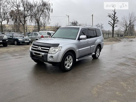 Mitsubishi Pajero 2007  випуску Харків з двигуном 3.8 л  позашляховик автомат за 11900 долл. 