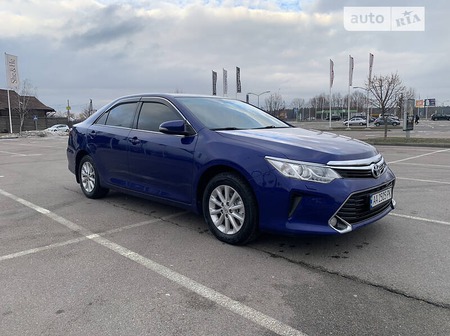 Toyota Camry 2015  випуску Луцьк з двигуном 2.5 л бензин седан автомат за 17000 долл. 