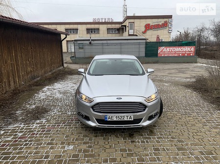 Ford Fusion 2013  випуску Дніпро з двигуном 2 л гібрид седан автомат за 15300 долл. 