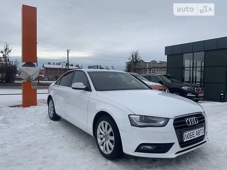 Audi A4 Limousine 2013  випуску Львів з двигуном 2 л бензин седан  за 14500 долл. 