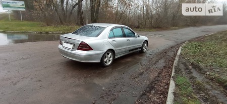 Mercedes-Benz C 270 2002  випуску Суми з двигуном 2.7 л дизель седан автомат за 5250 долл. 