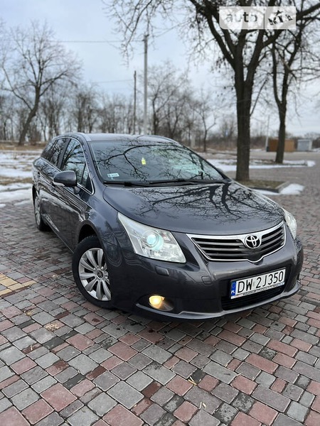 Toyota Avensis 2009  випуску Кропивницький з двигуном 2 л дизель універсал механіка за 10500 долл. 