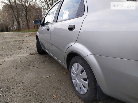 Chevrolet Aveo 2005  випуску Дніпро з двигуном 1.5 л бензин седан механіка за 6500 долл. 