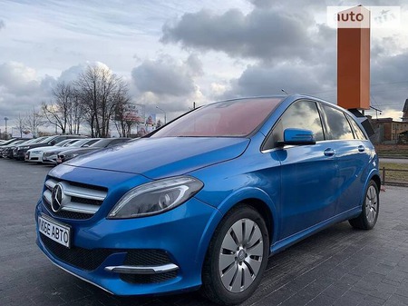 Mercedes-Benz B 250 2016  випуску Львів з двигуном 0 л електро хэтчбек автомат за 17400 долл. 