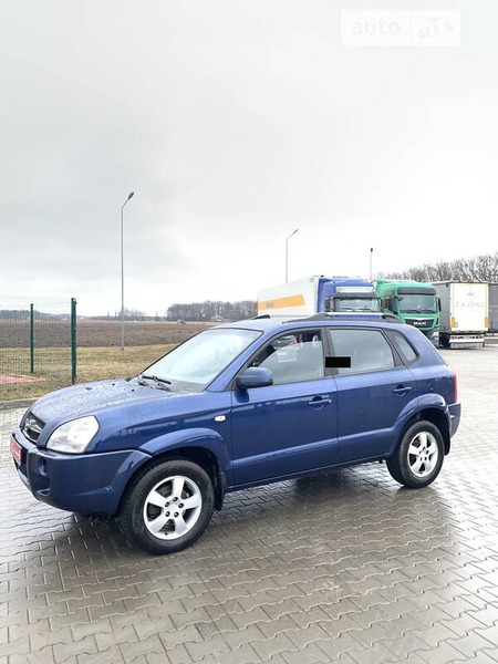 Hyundai Tucson 2006  випуску Луцьк з двигуном 0 л  позашляховик механіка за 7800 долл. 