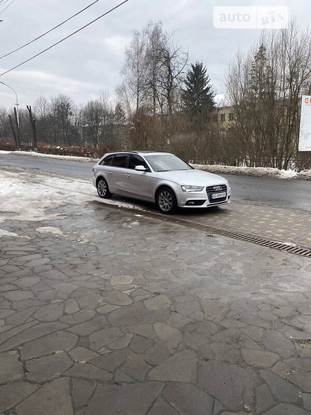 Audi A4 Limousine 2015  випуску Ужгород з двигуном 2 л дизель універсал автомат за 15300 долл. 