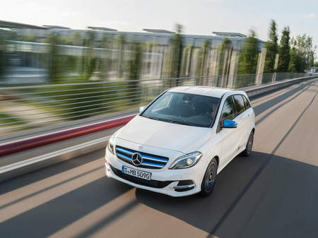 Mercedes-Benz B 200 2022  випуску  з двигуном 1.3 л бензин хэтчбек механіка за 1278720 грн. 
