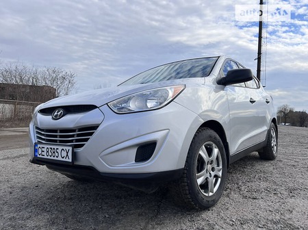 Hyundai Tucson 2010  випуску Чернівці з двигуном 2.4 л бензин позашляховик автомат за 12999 долл. 