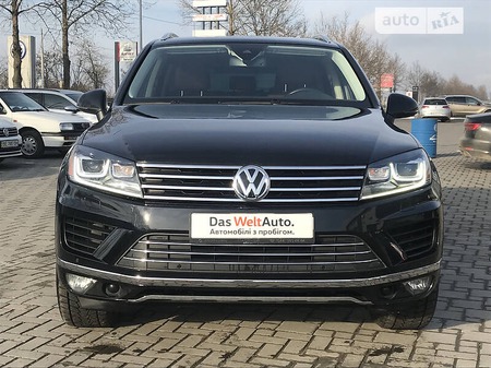 Volkswagen Touareg 2016  випуску Миколаїв з двигуном 3.6 л бензин позашляховик автомат за 31500 долл. 