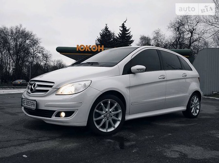 Mercedes-Benz B 170 2008  випуску Дніпро з двигуном 1.7 л бензин універсал автомат за 8300 долл. 