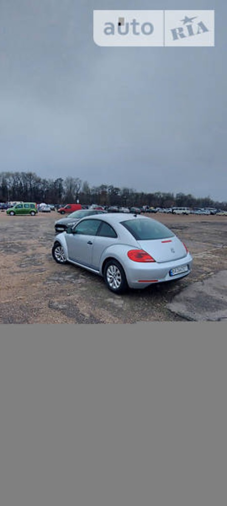 Volkswagen Beetle 2015  випуску Кропивницький з двигуном 1.8 л бензин хэтчбек автомат за 13500 долл. 