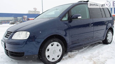Volkswagen Touran 2004  випуску Суми з двигуном 1.6 л бензин універсал механіка за 6300 долл. 