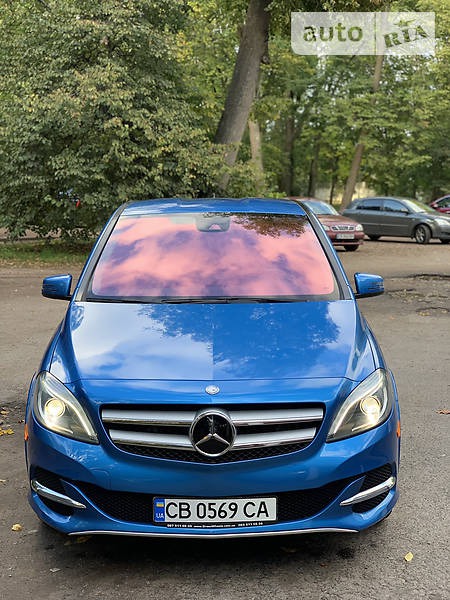 Mercedes-Benz B 250 2015  випуску Чернігів з двигуном 0 л електро хэтчбек автомат за 16500 долл. 