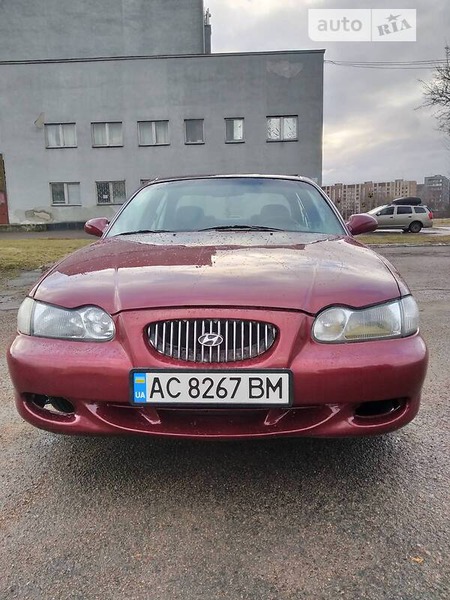 Hyundai Sonata 1997  випуску Рівне з двигуном 2 л  седан механіка за 2850 долл. 