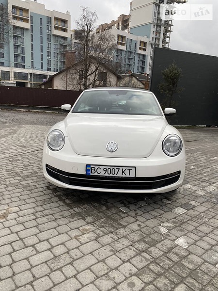 Volkswagen Beetle 2012  випуску Львів з двигуном 2 л дизель кабріолет автомат за 12500 долл. 