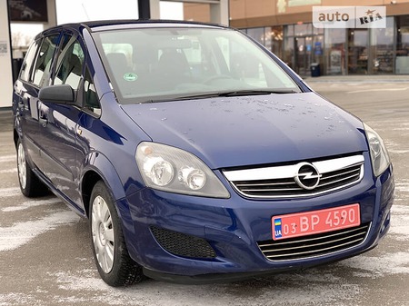 Opel Zafira Tourer 2009  випуску Дніпро з двигуном 1.6 л бензин універсал механіка за 7599 долл. 
