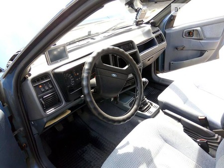 Ford Sierra 1986  випуску Київ з двигуном 2 л бензин універсал  за 1800 долл. 