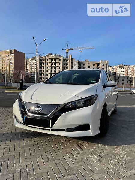 Nissan Leaf 2018  випуску Харків з двигуном 0 л електро хэтчбек автомат за 21450 долл. 