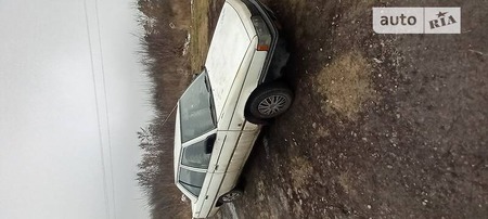 Mitsubishi Galant 1987  випуску Київ з двигуном 1.6 л  седан механіка за 999 долл. 