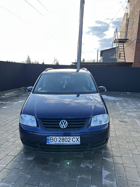 Volkswagen Touran 2004  випуску Тернопіль з двигуном 1.6 л бензин універсал механіка за 6350 долл. 