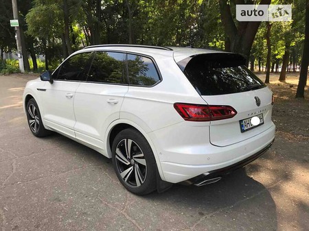 Volkswagen Touareg 2018  випуску Донецьк з двигуном 3 л дизель позашляховик автомат за 68000 долл. 