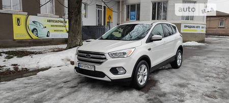 Ford Escape 2017  випуску Донецьк з двигуном 2 л бензин позашляховик автомат за 15700 долл. 