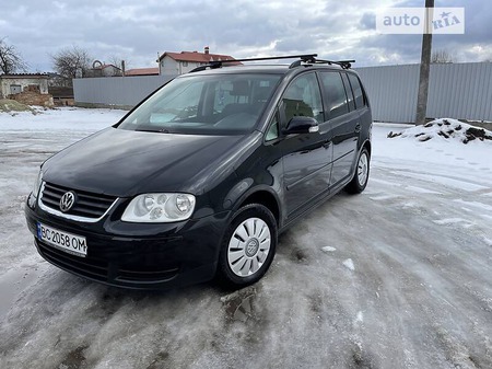 Volkswagen Touran 2003  випуску Львів з двигуном 1.6 л бензин мінівен механіка за 5700 долл. 