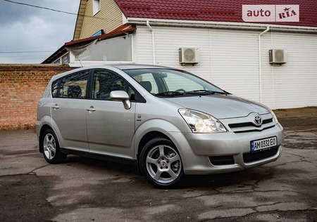 Toyota Corolla 2005  випуску Житомир з двигуном 1.6 л бензин універсал механіка за 6100 долл. 