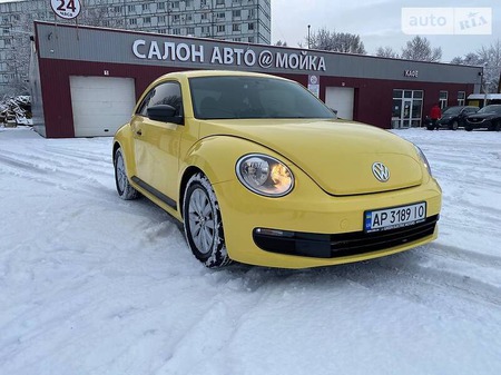 Volkswagen Beetle 2015  випуску Запоріжжя з двигуном 1.8 л бензин хэтчбек автомат за 10000 долл. 