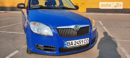 Skoda Fabia 2009  випуску Кропивницький з двигуном 1.2 л  універсал механіка за 5400 долл. 