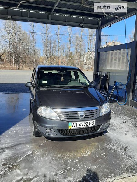 Dacia Logan 2008  випуску Івано-Франківськ з двигуном 1.6 л бензин седан механіка за 5600 долл. 
