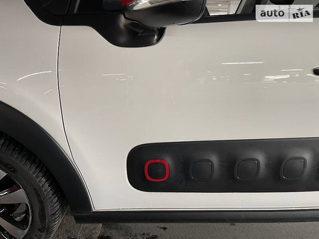 Citroen C3 2019  випуску Львів з двигуном 1.2 л бензин хэтчбек автомат за 17500 долл. 