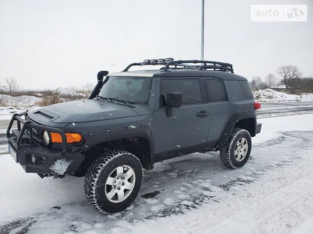 Toyota FJ Cruiser 2007  випуску Чернівці з двигуном 4 л бензин позашляховик автомат за 22700 долл. 