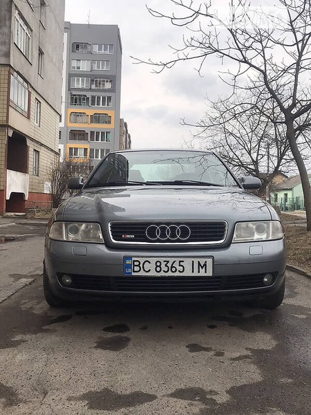 Audi A4 Limousine 2000  випуску Львів з двигуном 2.5 л дизель седан автомат за 3600 долл. 