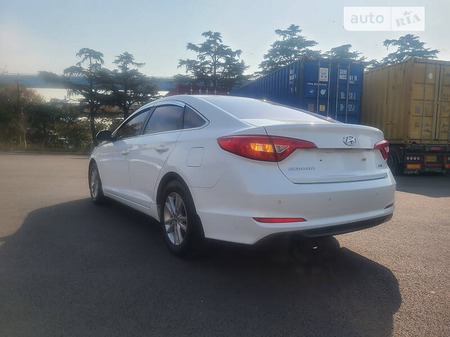 Hyundai Sonata 2015  випуску Одеса з двигуном 2 л газ седан автомат за 9800 долл. 