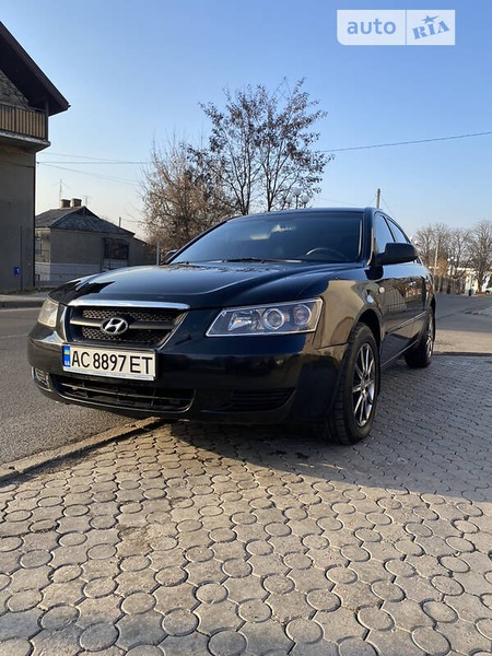 Hyundai Sonata 2007  випуску Луцьк з двигуном 2.4 л  седан автомат за 5800 долл. 