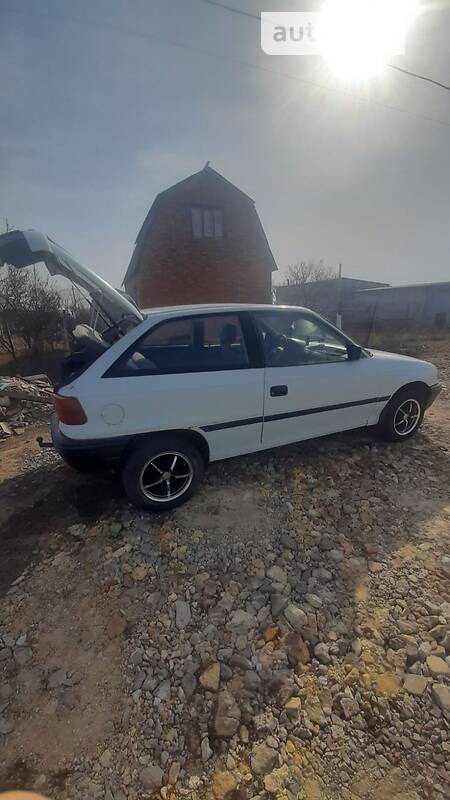 Opel Astra 1993  випуску Одеса з двигуном 1.4 л бензин хэтчбек  за 2200 долл. 