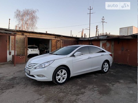 Hyundai Sonata 2010  випуску Полтава з двигуном 2.4 л  седан автомат за 10000 долл. 