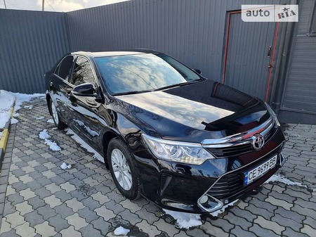 Toyota Camry 2017  випуску Чернівці з двигуном 0 л бензин седан автомат за 20800 долл. 